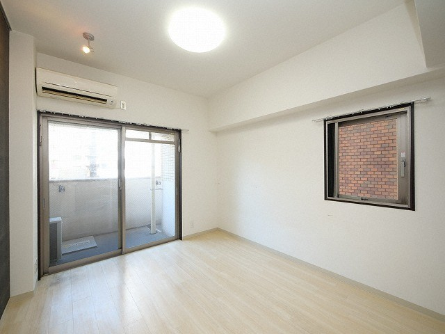 大阪市中央区島之内２丁目の賃貸マンションの居間・リビング