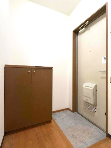 メゾン北月の玄関
