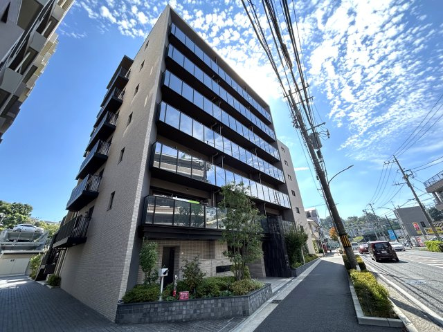 ～横浜に近く、心は穏やかな日常と享受する弘明寺エリア～駅徒歩5分の築浅マンション。今すぐ始まる快適ライフ【リフォーム／クリオ横濱弘明寺グレイステラス】の外観|外観です