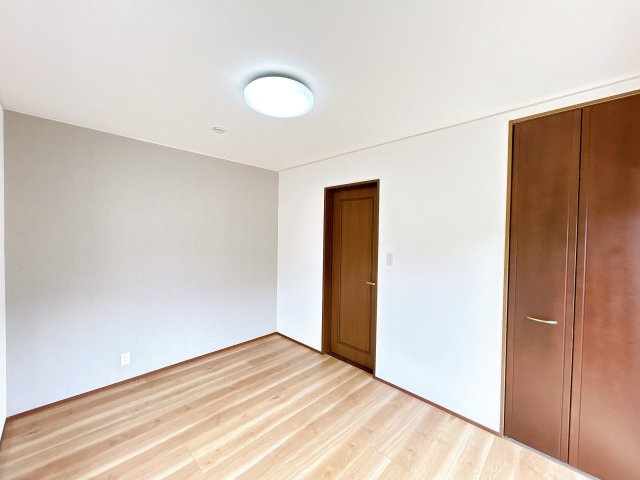 高知市朝倉丙　中古戸建の洋室