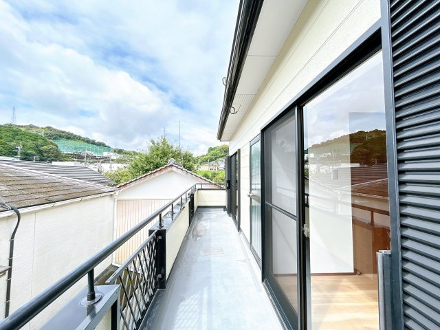 高知市朝倉丙　中古戸建のバルコニー