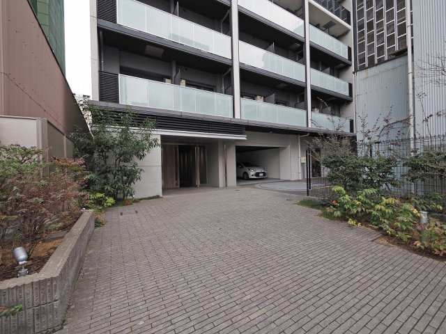大阪市西区本田１丁目の賃貸マンションのエントランス
