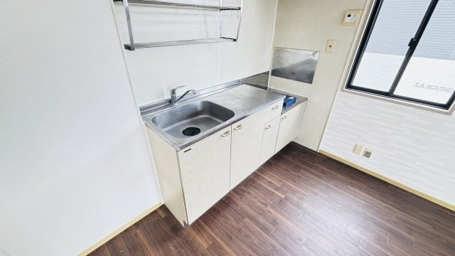 筑紫野市針摺東５丁目のアパートのキッチン