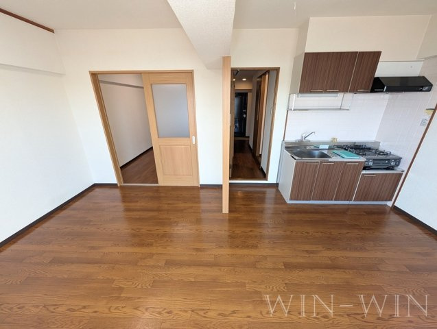 TENOHA TOYOHASHIの居間・リビング|イメージ（同建物内別部屋の写真です）