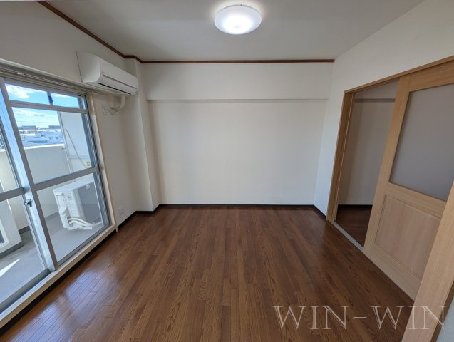 TENOHA TOYOHASHIの居間・リビング|イメージ（同建物内別部屋の写真です）