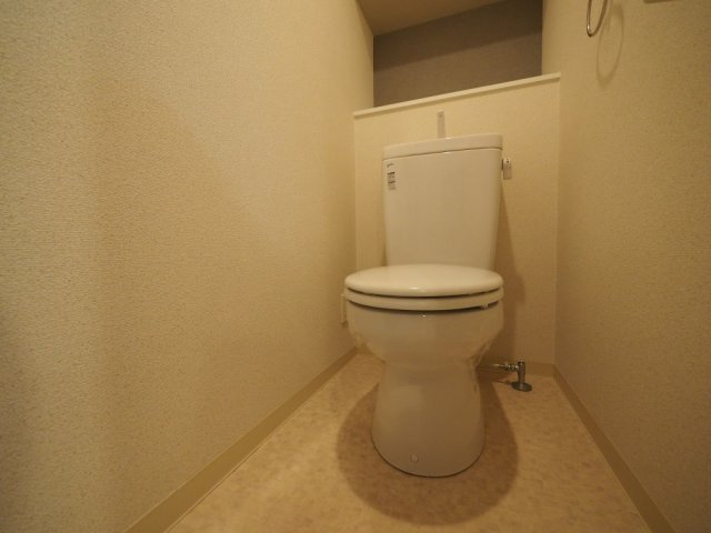 大阪市西区立売堀４丁目の賃貸マンションのトイレ