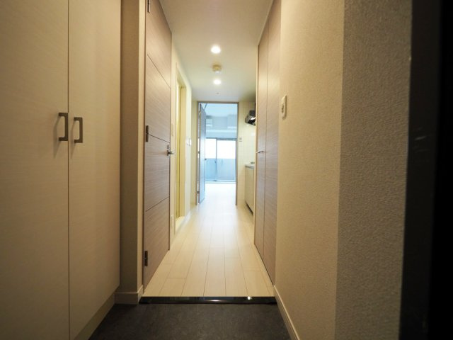 大阪市西区立売堀４丁目の賃貸マンションの玄関