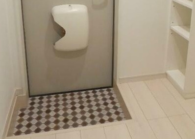 グランソレイユ大倉山の玄関