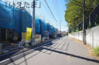【前面道路含む現地写真】 | 【仲介手数料無料！！】調布市佐須町5丁目　新築戸建て（全17棟）2-A号棟　6790万円