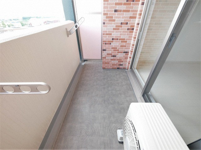 大阪市東淀川区東中島１丁目の賃貸マンションのバルコニー