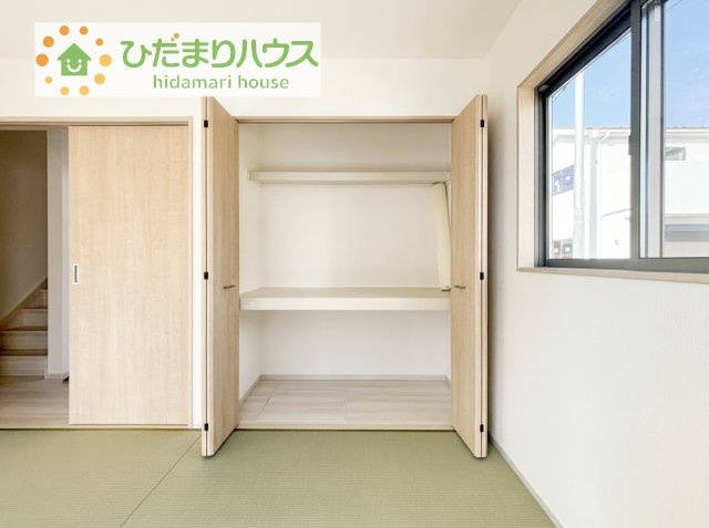 【収納】 | 筑西市市野辺25-P1　新築戸建　2号棟 | 和室の収納は横開きクローゼット！
しまった物の出し入れも楽々です(^^)