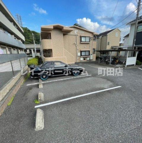 クラージュ※初期費用分割あと払いサービス利用可能物件の駐車場