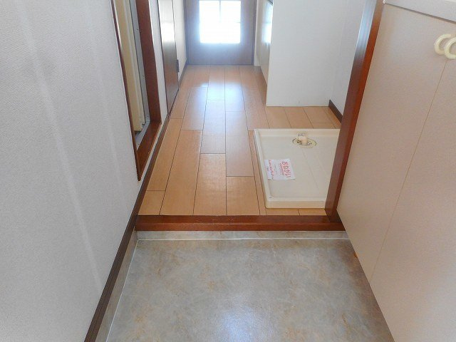 メゾン・ラスターの玄関