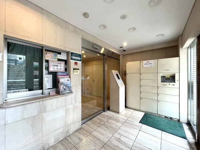 リヴェール池袋のエントランス