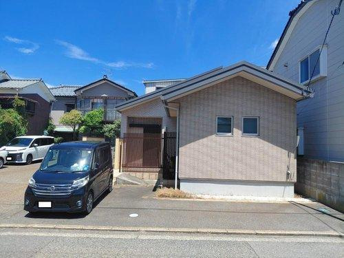 2017年築　平家建住宅の駐車場|現地（2026年7月）撮影