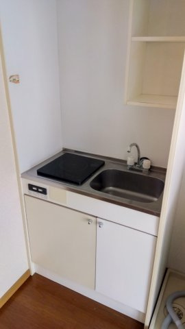 レオパレスシティーＢのキッチン