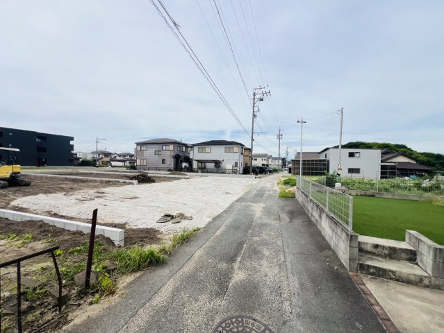 知多市八幡荒古後131番1、132潘1『仲介手数料無料』新築一戸建て・建売の前面道路含む現地写真