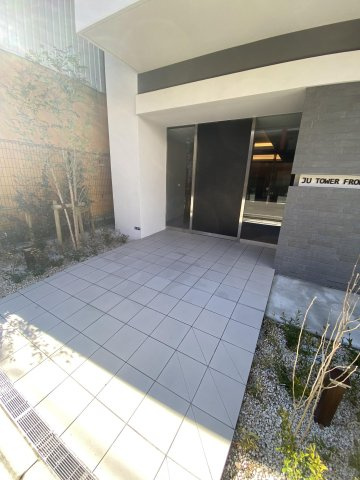 JUタワーフロント亀沢のエントランス