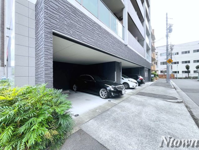 【駐車場】 | セレブレイト葵 | カースペースがあります