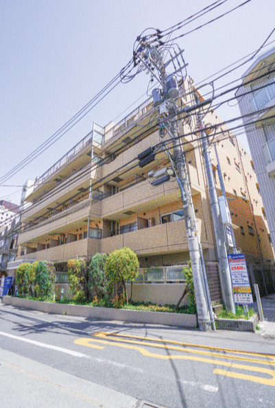 プレール・ドゥーク西新宿の外観