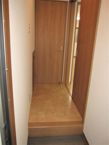 ロクワット本山南の玄関