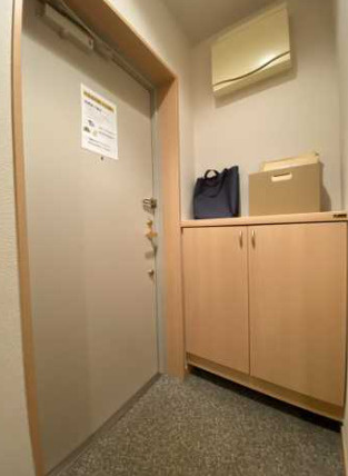 クレアシオン南大塚の玄関