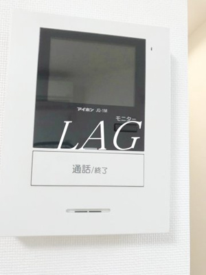【セキュリティ】 | メゾンノアール | モニター付きインターホンです。