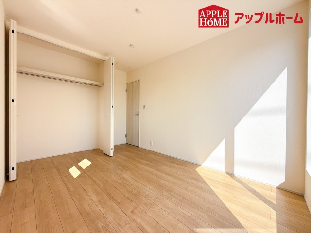 [新築住宅] 北本市東間 全1棟の洋室|２階居室は全室収納あり！たっぷりある収納活用でお部屋もキレイを保てます♪