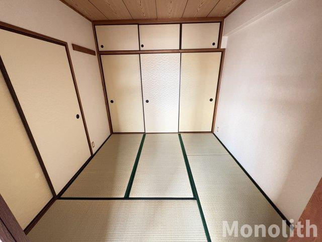 クロスロウズ荒木街の和室
