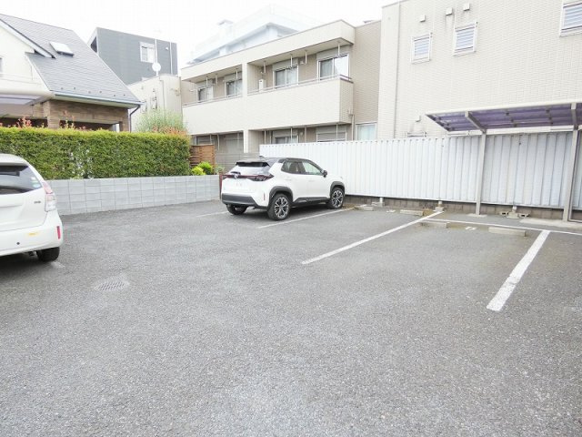ウィンドベルの駐車場