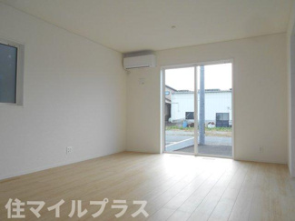【居間・リビング】 | 鏡石町境新築一戸建て3棟 | こちらのリビングで趣味の時間をお楽しみください