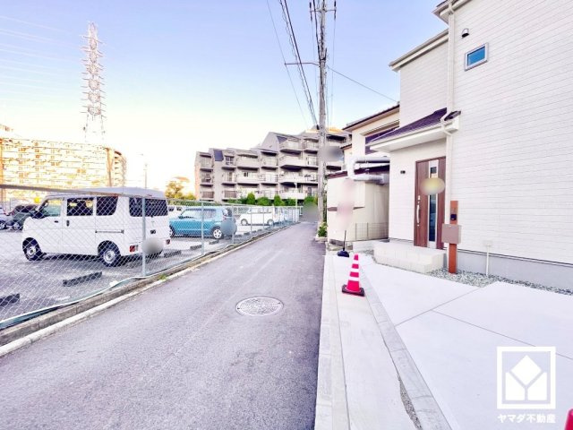 尼崎市西昆陽2丁目の前面道路含む現地写真