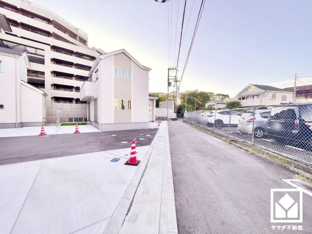 尼崎市西昆陽2丁目の前面道路含む現地写真
