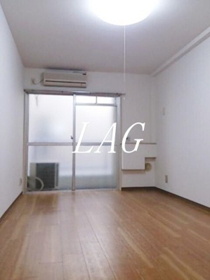 【居間・リビング】 | メゾン・ド・リビエラ | 洋室のお部屋です。