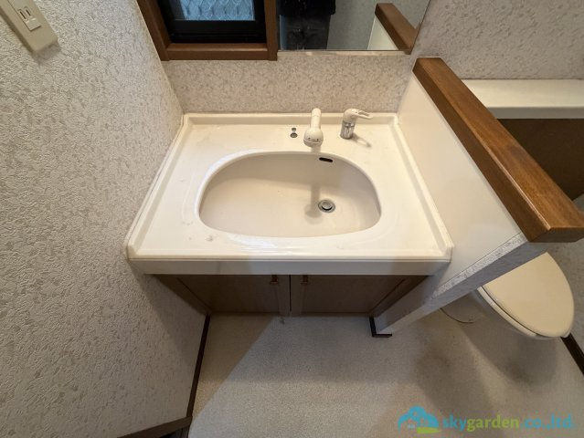 厚木市長谷　中古戸建の独立洗面台