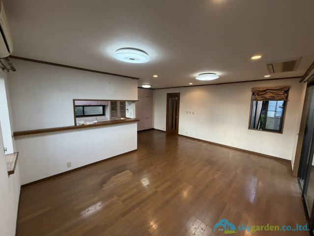 厚木市長谷　中古戸建の居間・リビング