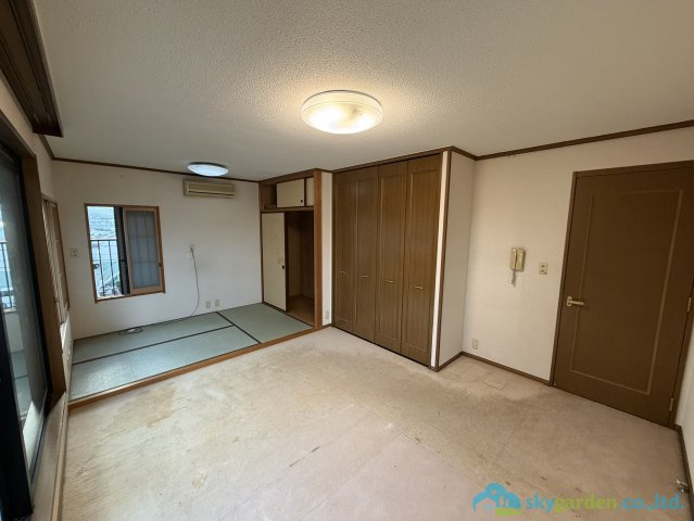 厚木市長谷　中古戸建の洋室