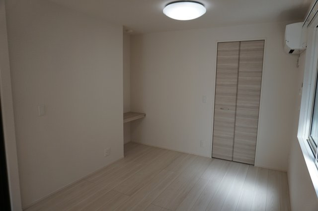 D-ROOM中小阪の洋室