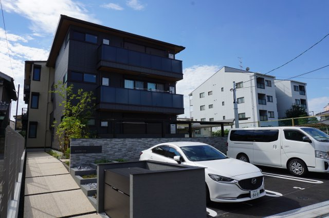 D-ROOM中小阪の外観