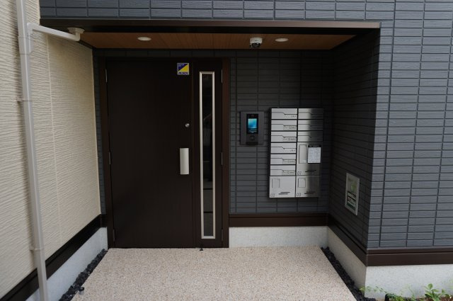 D-ROOM中小阪のエントランス