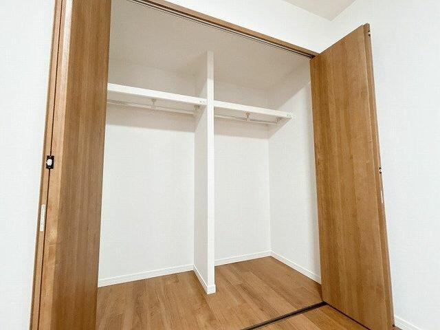中古マンション・仲介手数料半額）レインボー木曽川壱番館　７０１の収納|「南東側洋室」クローゼット付