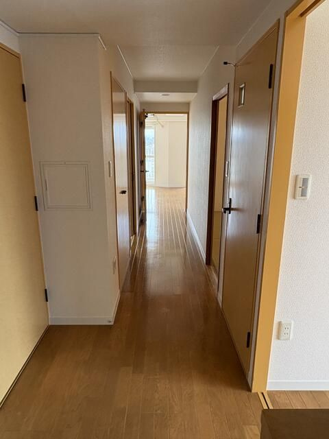 Ｎ・ＦプラザⅡの玄関