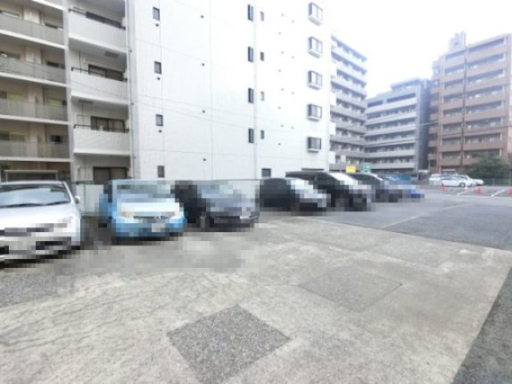 アミカル高橋の駐車場