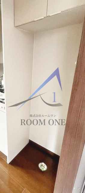 ＣＲＥＡ中野坂上の設備|洗濯機置き場です。