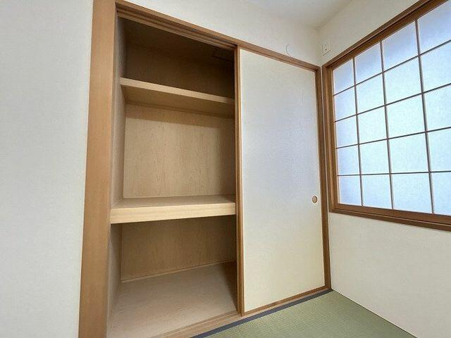 仲介手数料半額）一宮市開明樋西８２－５の中古住宅の和室|「和室」収納　広々収納空間