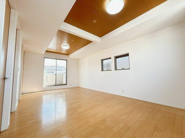 仲介手数料半額）一宮市開明樋西８２－５の中古住宅の洋室|「洋室（約１４帖）」