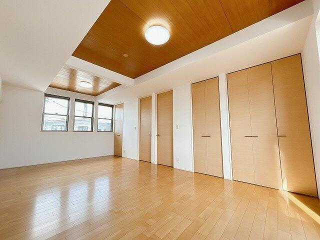 中古戸建て・仲介手数料半額）一宮市開明樋西８２－５の中古住宅の洋室|「洋室（約１４帖）」