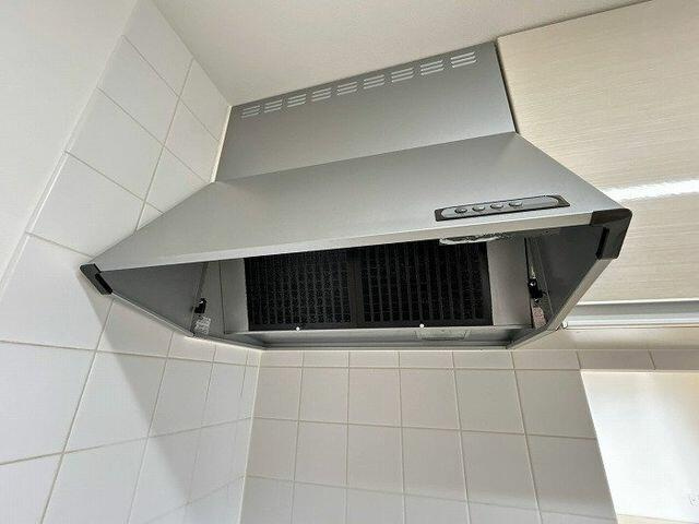 中古戸建て・仲介手数料半額）一宮市開明樋西８２－５の中古住宅のキッチン|「キッチン」換気扇