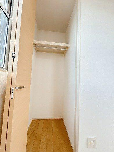 仲介手数料半額）一宮市開明樋西８２－５の中古住宅の収納|「洋室（約１４帖）」