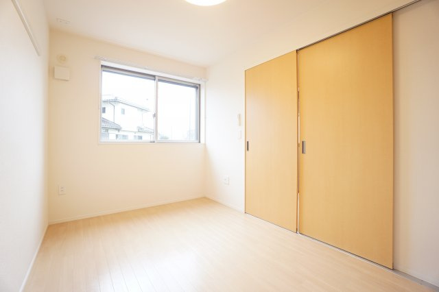 【洋室】 | リバテンハイツ | ※同物件、同タイプ、間取り反転のお部屋です